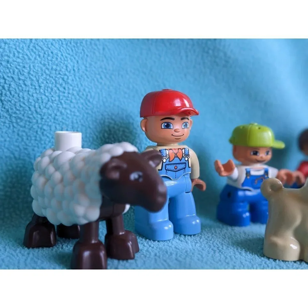 8 Piece Lego Duplo Town Farm Animals People Figurines Replacements Bundle Lot